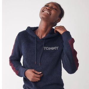 Tommy Hilfiger super soft cropped hoodie